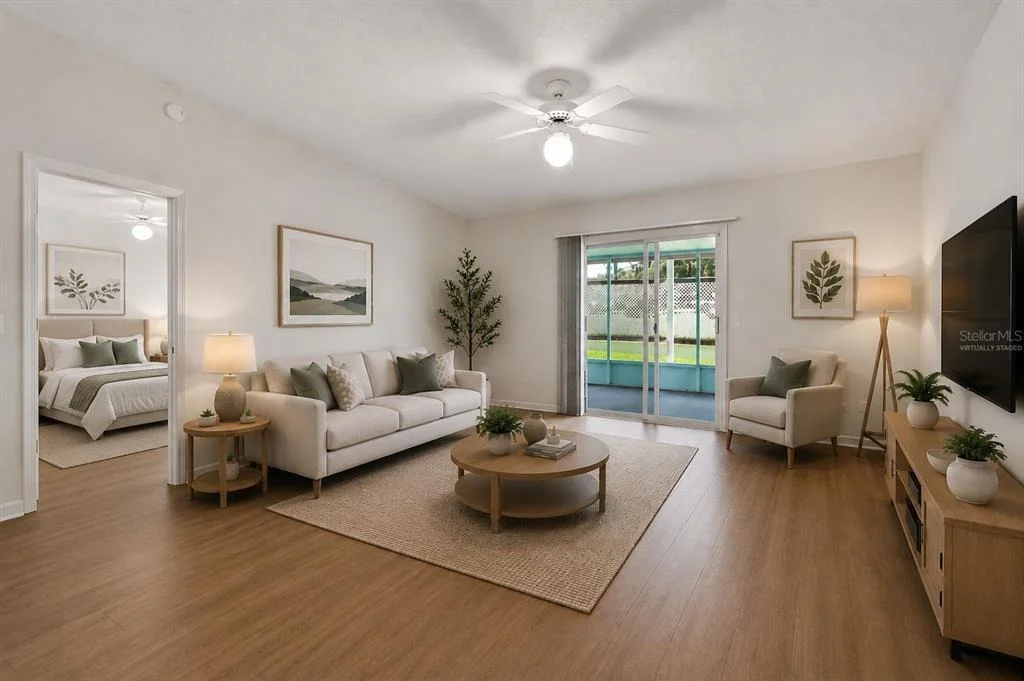 Photo of 372 LAKE DAISY CIR