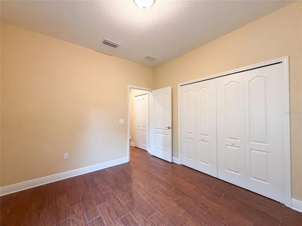 Photo of 1121 THORNBURY DRIVE