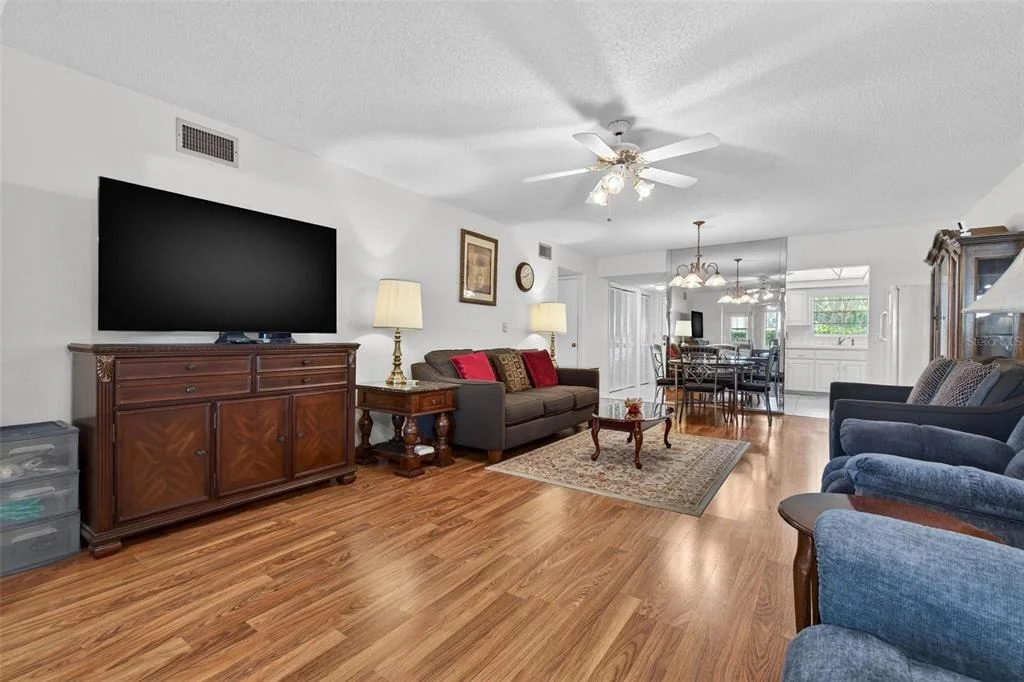 Photo of Unit 6 at 2440 WORLD PARKWAY BOULEVARD