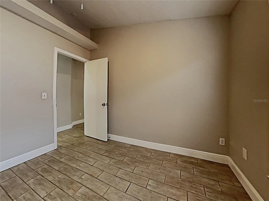 Photo of 1604 CHATHAM CIRCLE