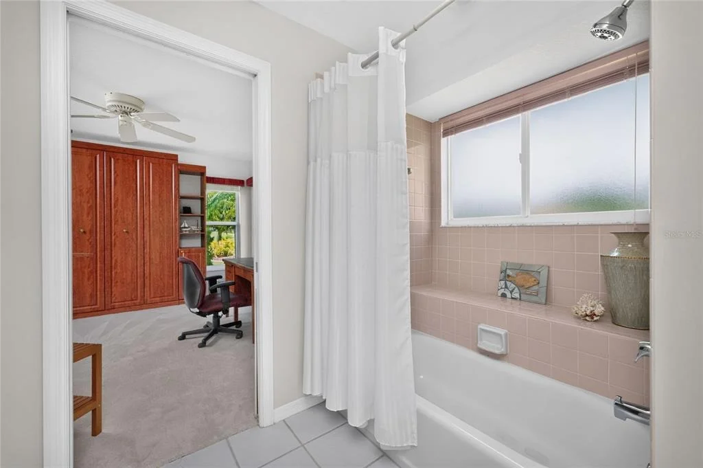 Photo of 6011 KEY LARGO CIRCLE