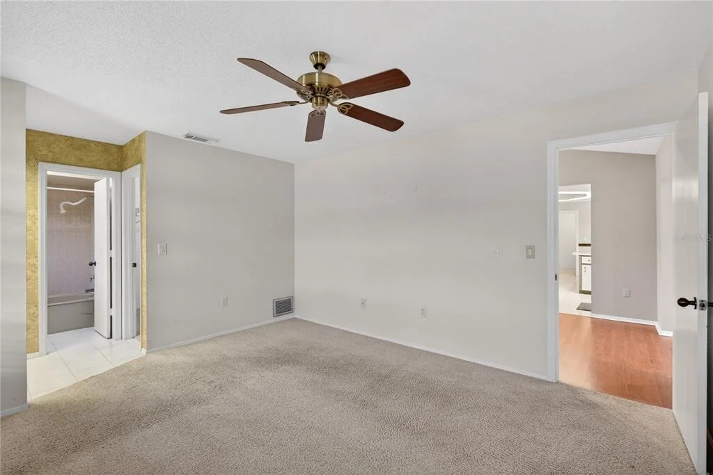 Photo of 5852 LINCOLN ROAD