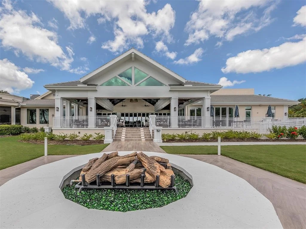 Photo of 143 WAYFOREST DRIVE
