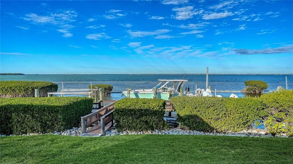 Photo of 3530 MISTLETOE LANE