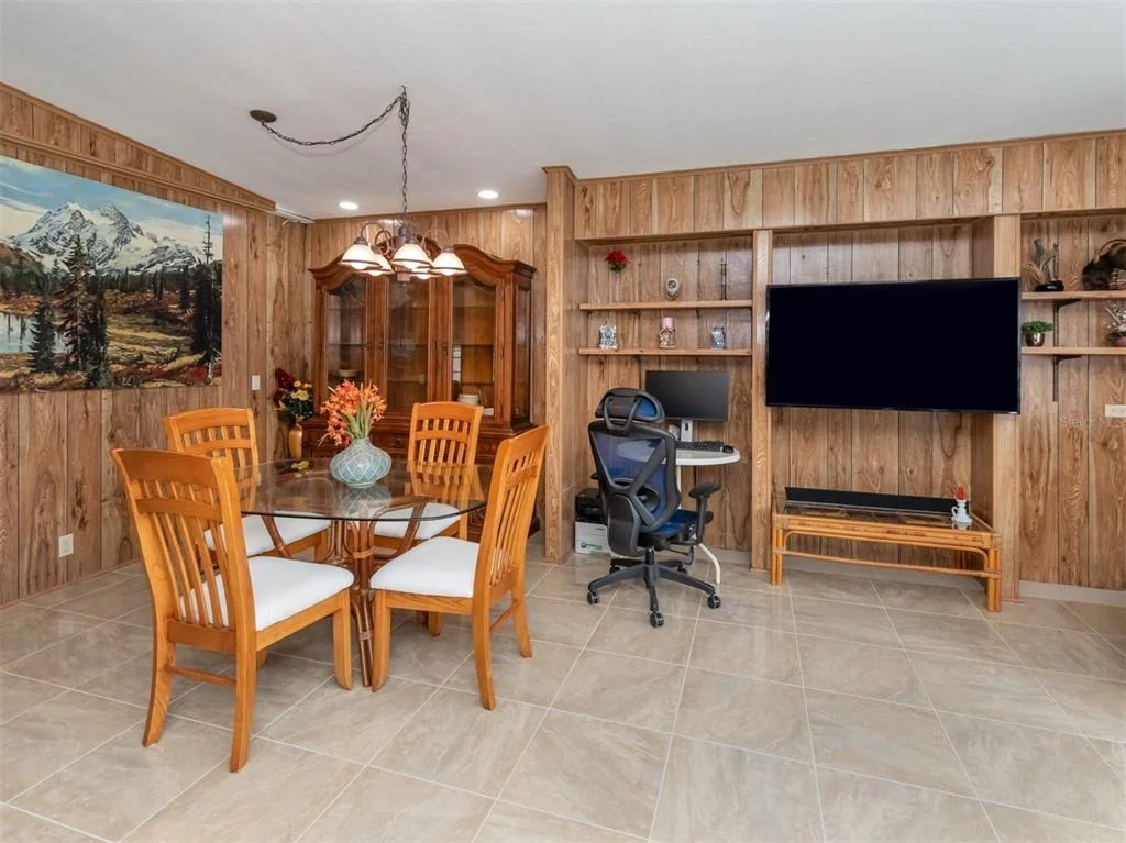 Photo of 628 LA JOLLA CIRCLE