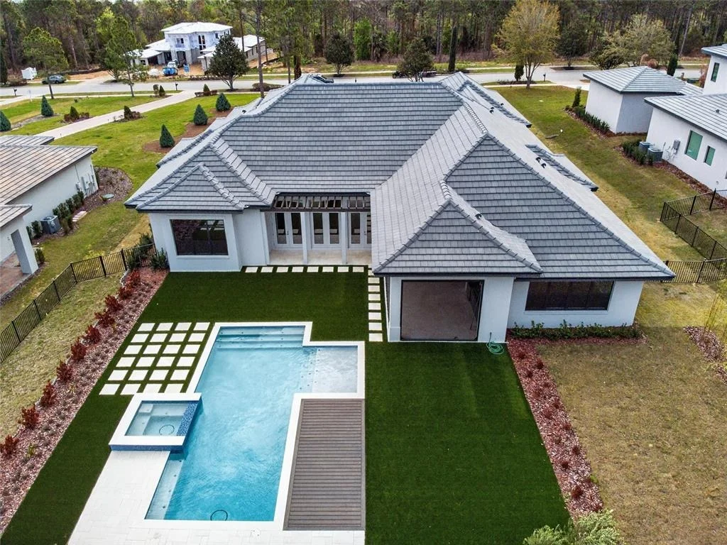 Photo of 16130 PENDIO DRIVE