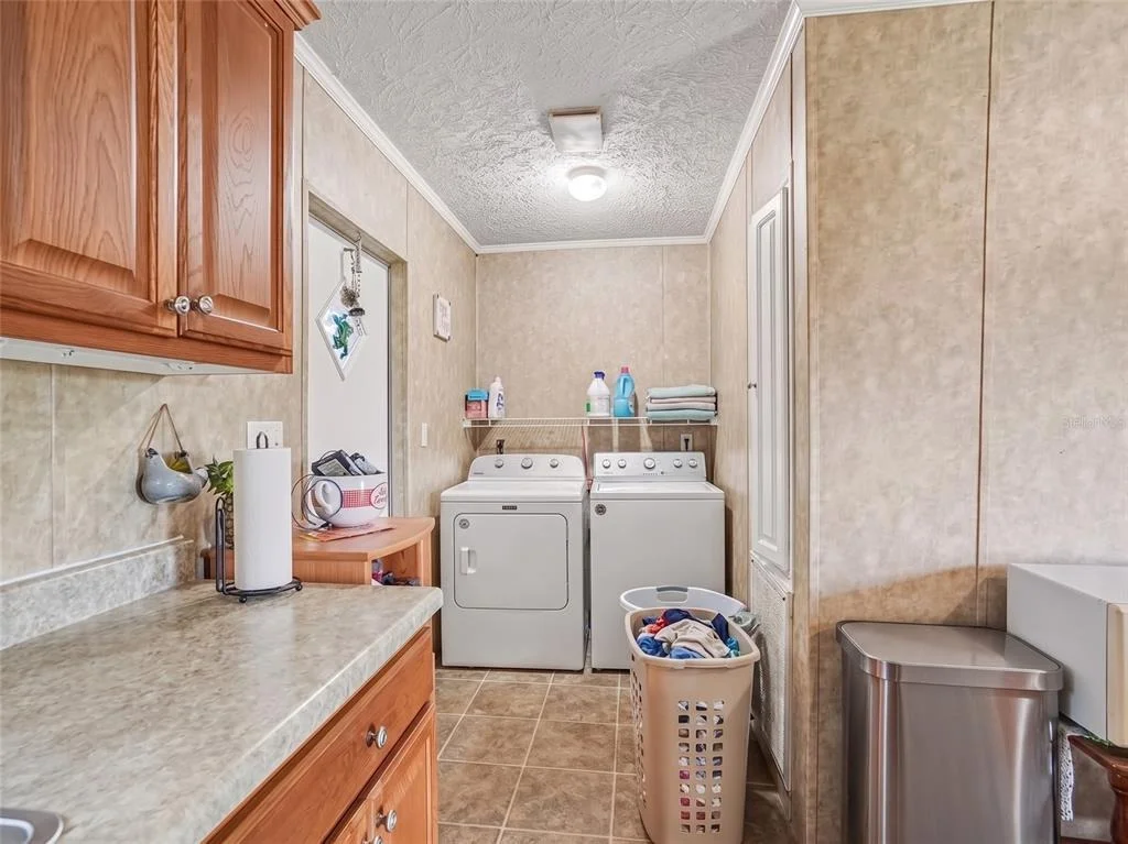 Photo of 11121 LITHIA PINECREST ROAD