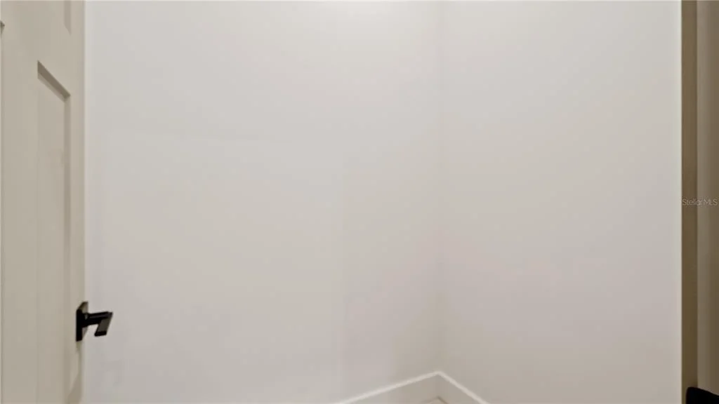 Photo of 1447 BIRD ROAD