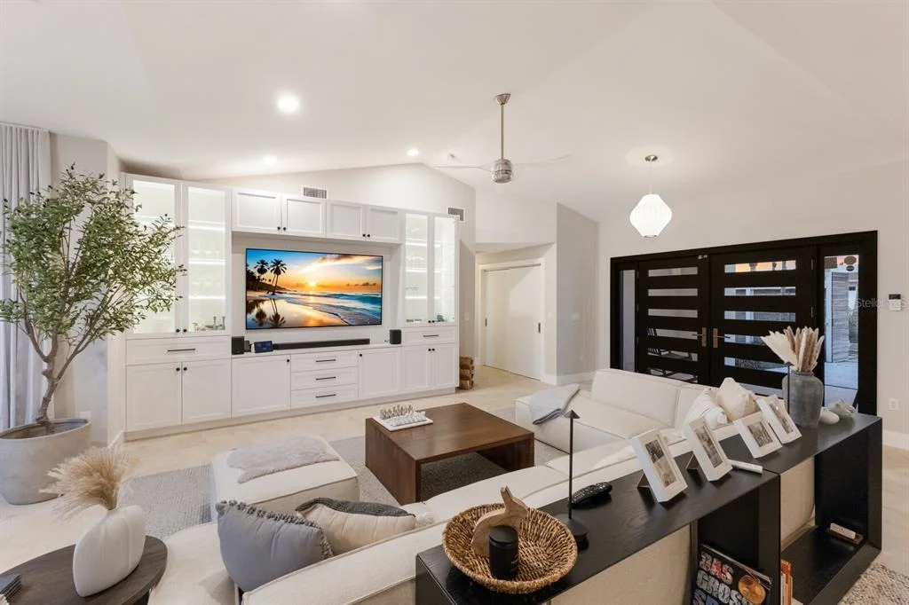 Photo of 238 ISLAND CIRCLE