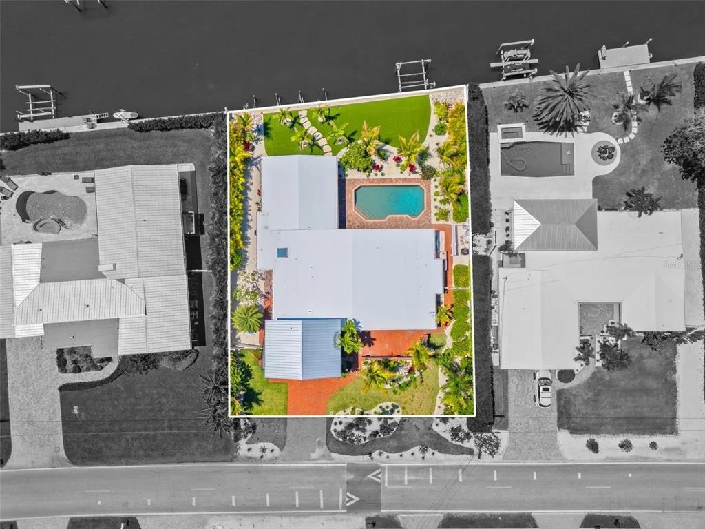 Photo of 528 KEY ROYALE DRIVE