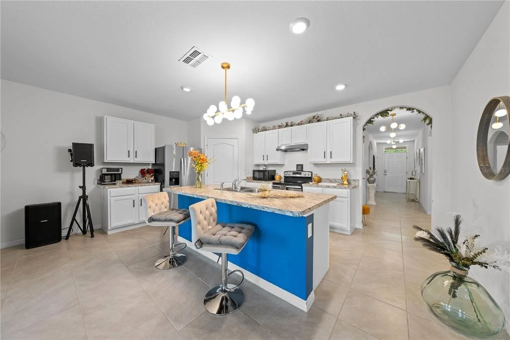 Photo of 1242 IGUANA LOOP