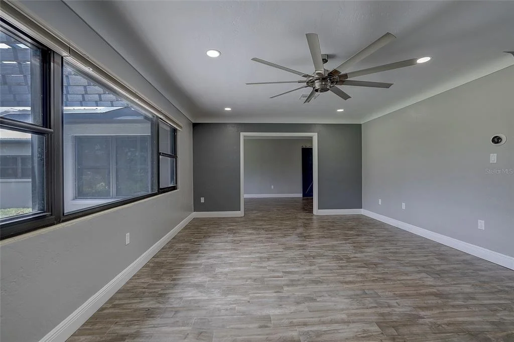 Photo of 323 SUWANEE AVENUE