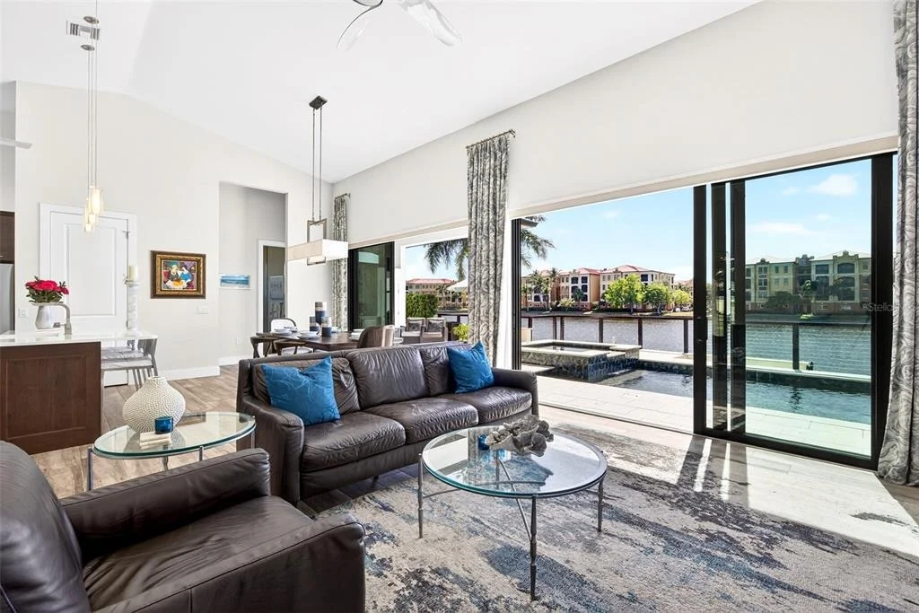 Photo of 125 COLONY POINT DRIVE