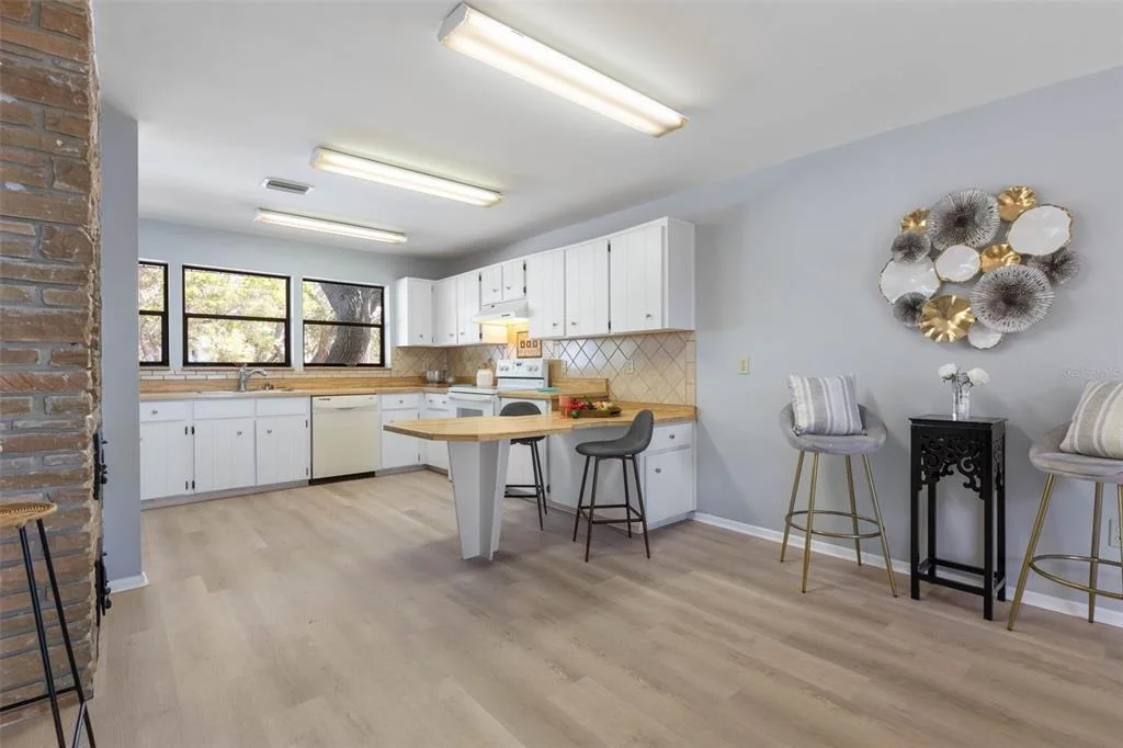 Photo of 2260 JOHN ANDERSON DRIVE