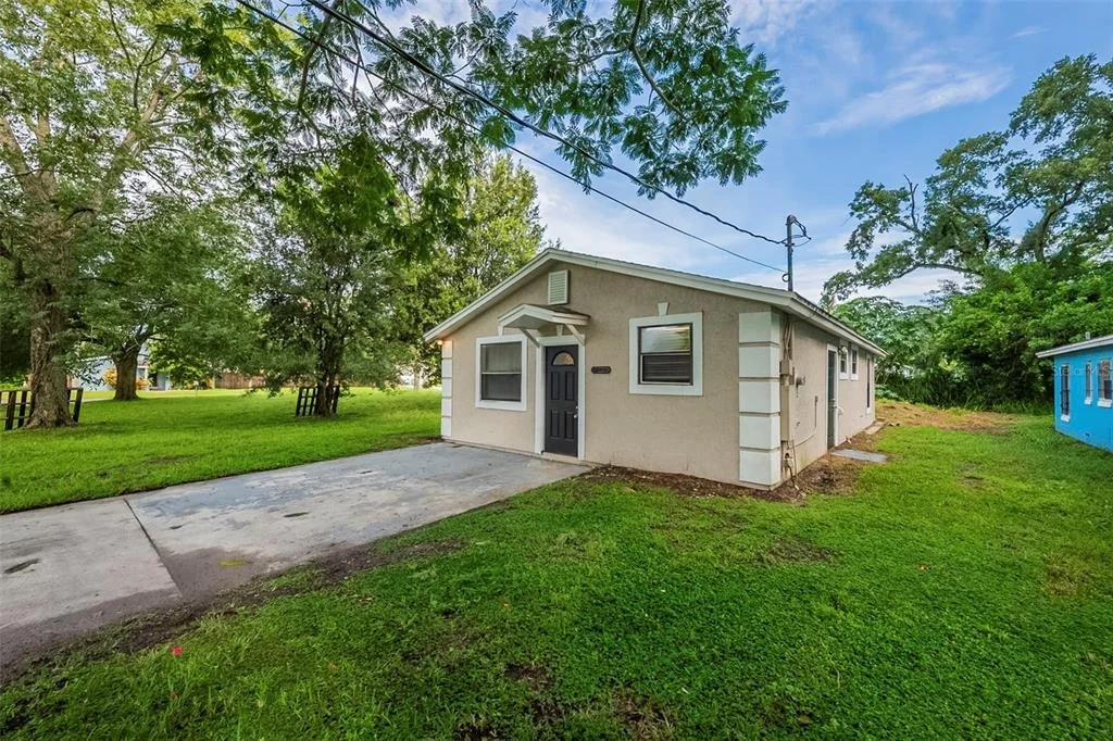 Photo of 523 CARVER BOULEVARD