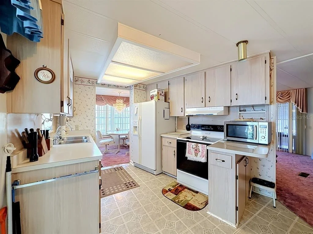Photo of 176 SUNSET DRIVE
