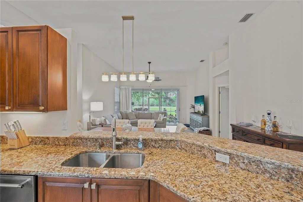 Photo of 7617 WHITEBRIDGE GLEN