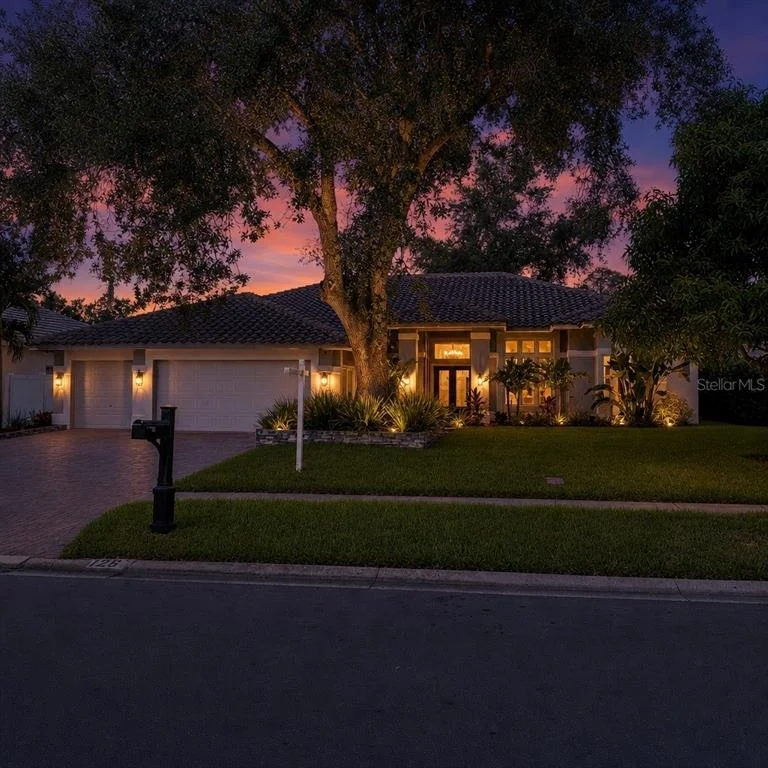 Photo of 126 OLD OAK CIRCLE