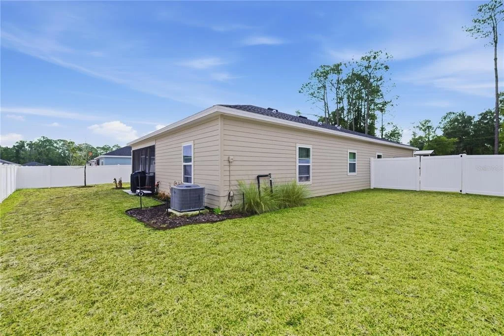 Photo of 560 NW 4TH AVENUE