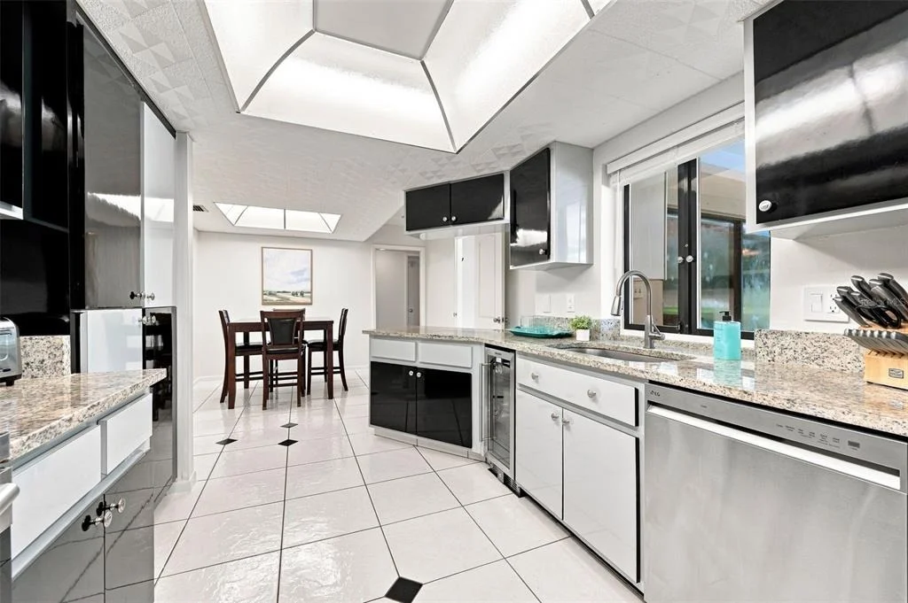 Photo of 550 PALMDALE DRIVE