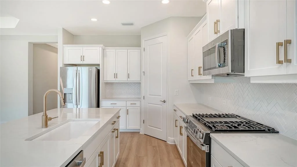 Photo of 10005 POWELL AVENUE