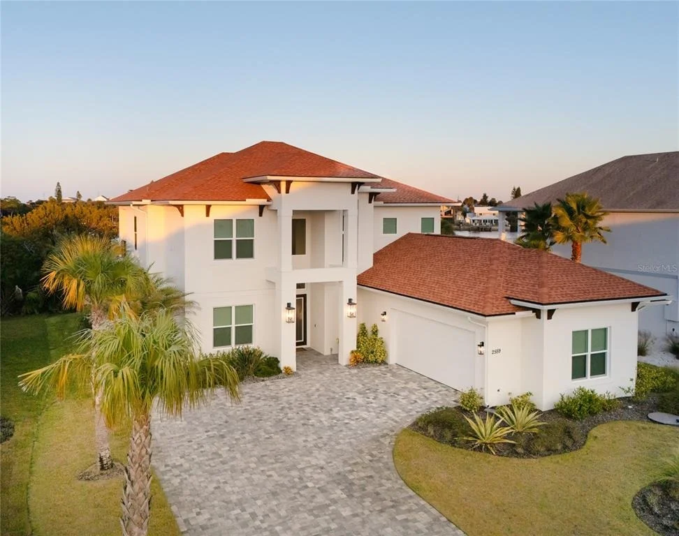 Photo of 2559 PALM AVENUE