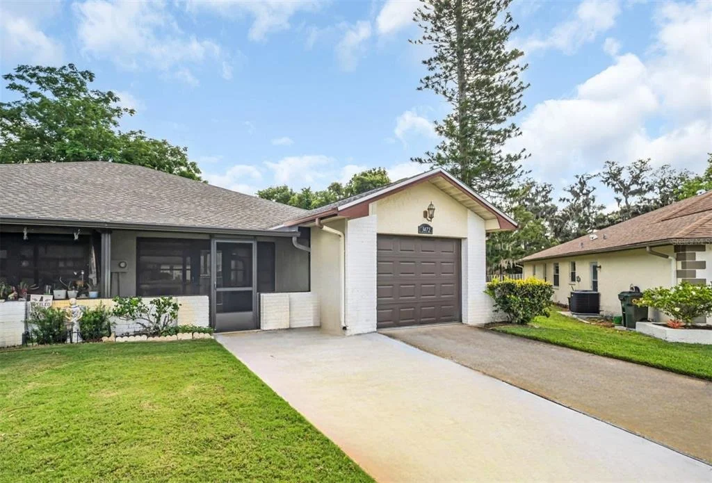 Photo of 3472 MACLAREN DRIVE