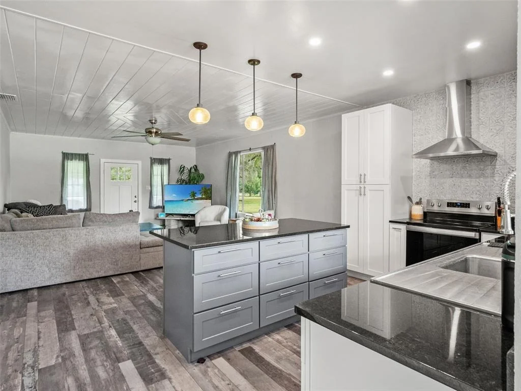 Photo of 255 BENES ROAD