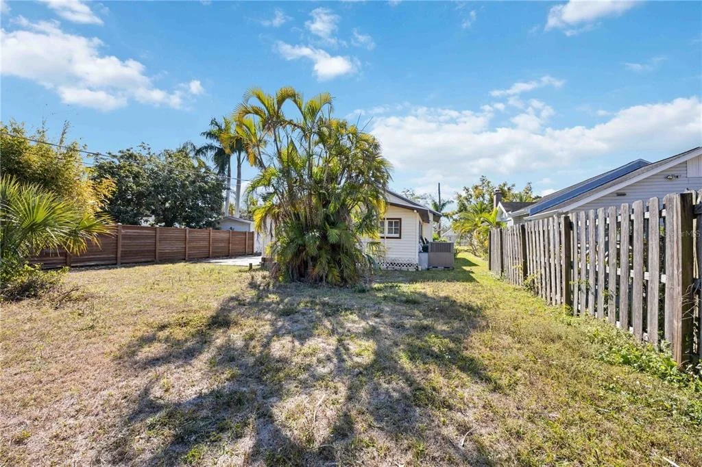 Photo of 2710 3RD AVENUE W