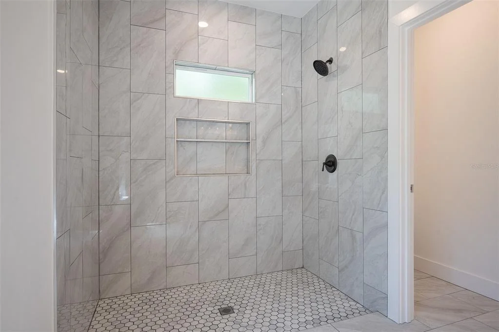 Photo of 832 NW 5TH STREET