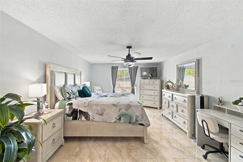 Photo of 1325 OAKCREST DRIVE