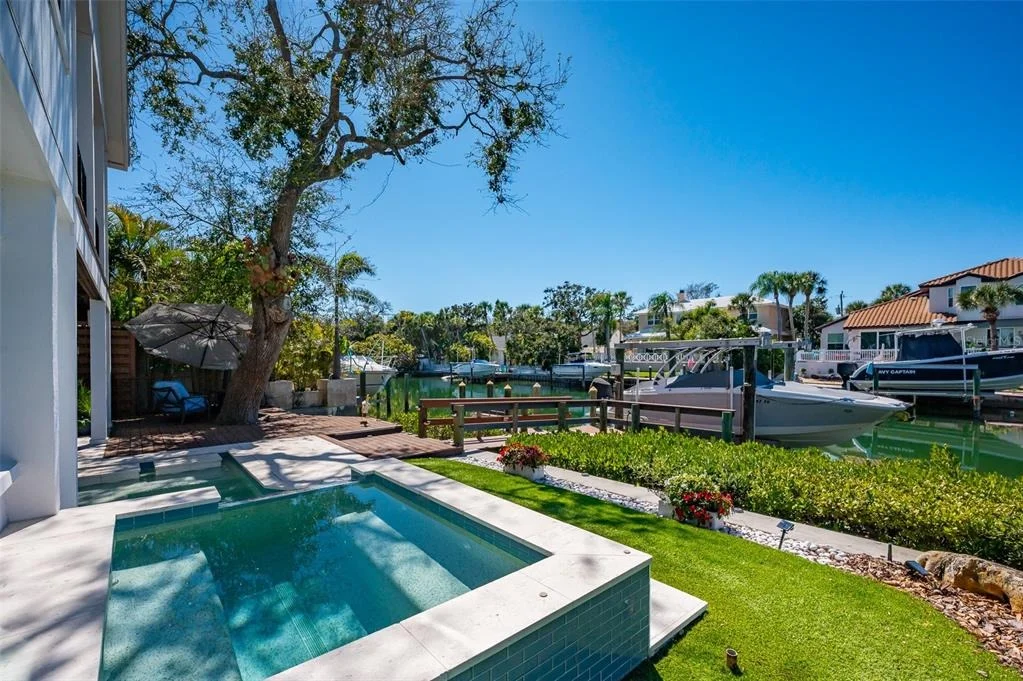 Photo of 4938 COMMONWEALTH DRIVE