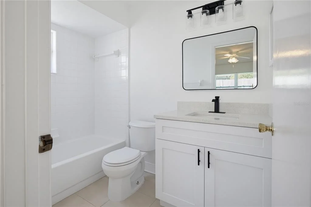 Photo of 1060 DEES DRIVE
