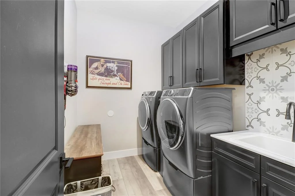 Photo of 6104 LAGOMAR LANE