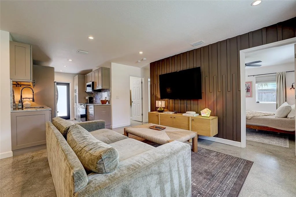 Photo of 2121 PALM TERRACE