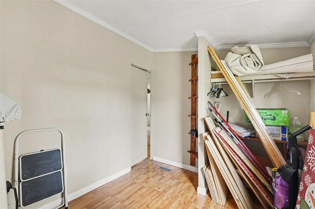 Photo of 10239 LYONS AVENUE
