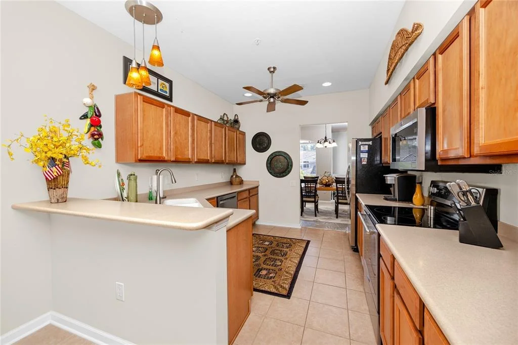 Photo of 894 LANTERN WAY