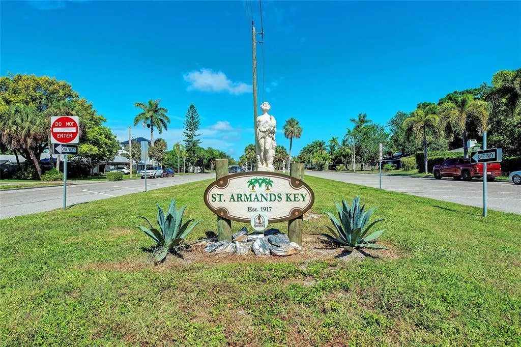 Photo of 332 BOB WHITE WAY