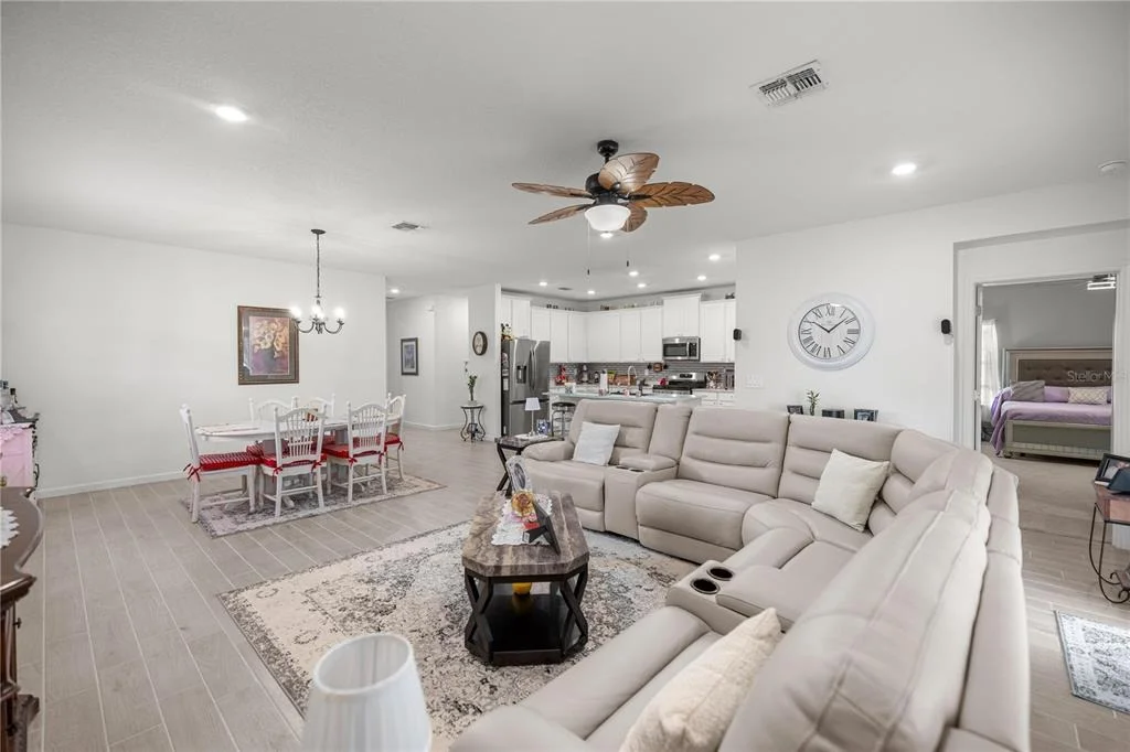 Photo of 560 NW 4TH AVENUE