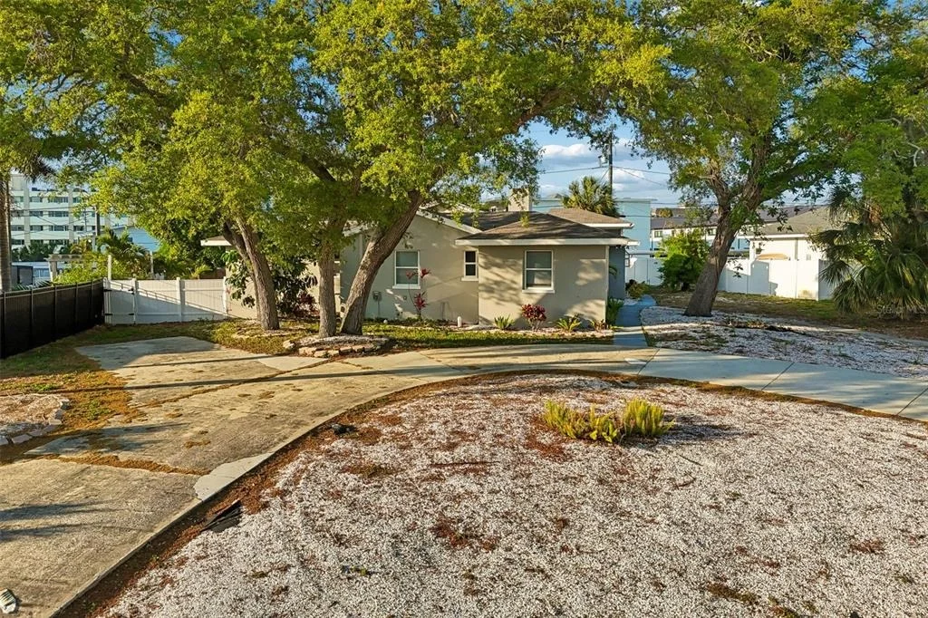 Photo of 125 HARBOR BLUFF DRIVE