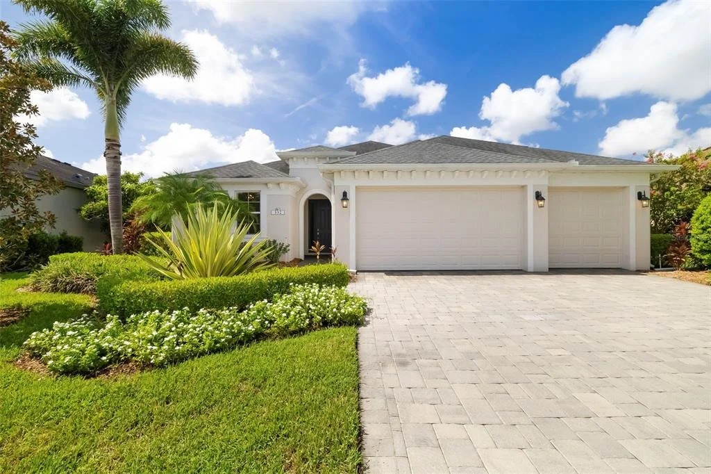 Photo of 332 CHANTILLY TRAIL