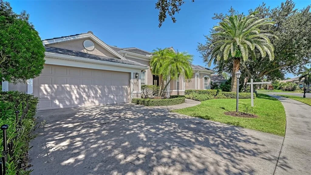 Photo of 335 PARK TRACE BOULEVARD