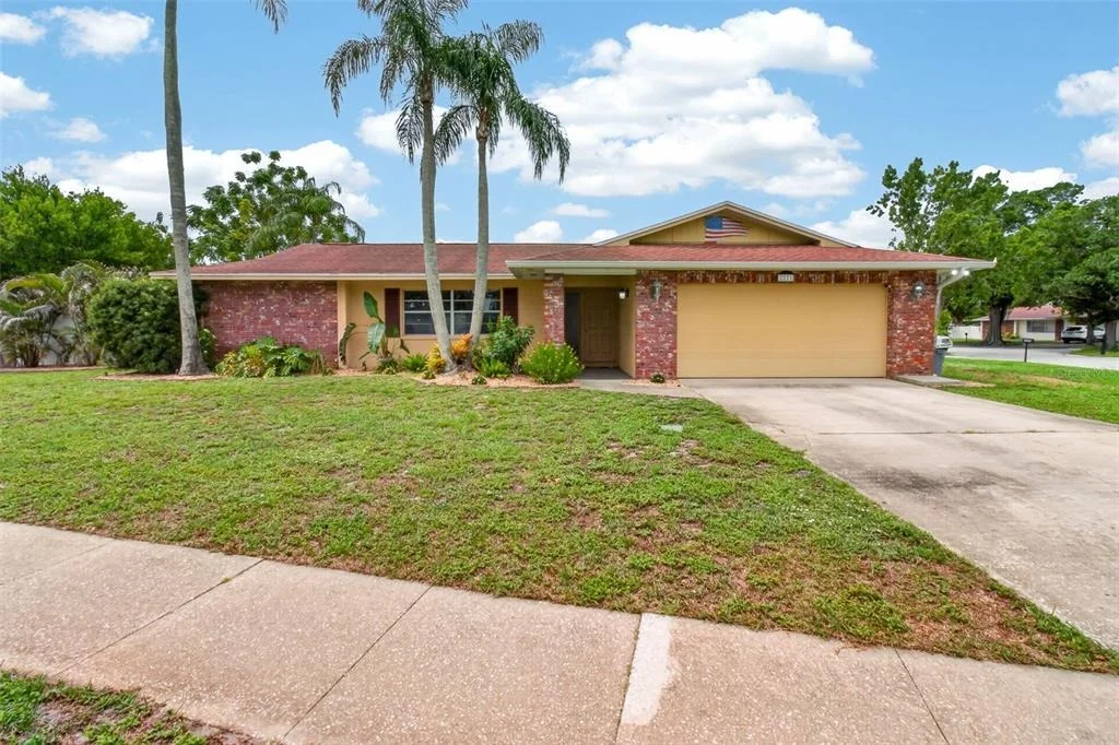 Photo of 2221 COLONIAL DRIVE