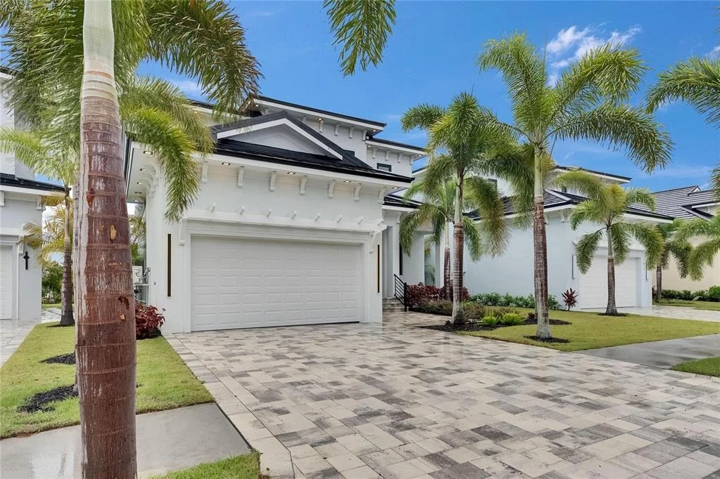 Photo of 6528 SIMONE SHORES CIRCLE