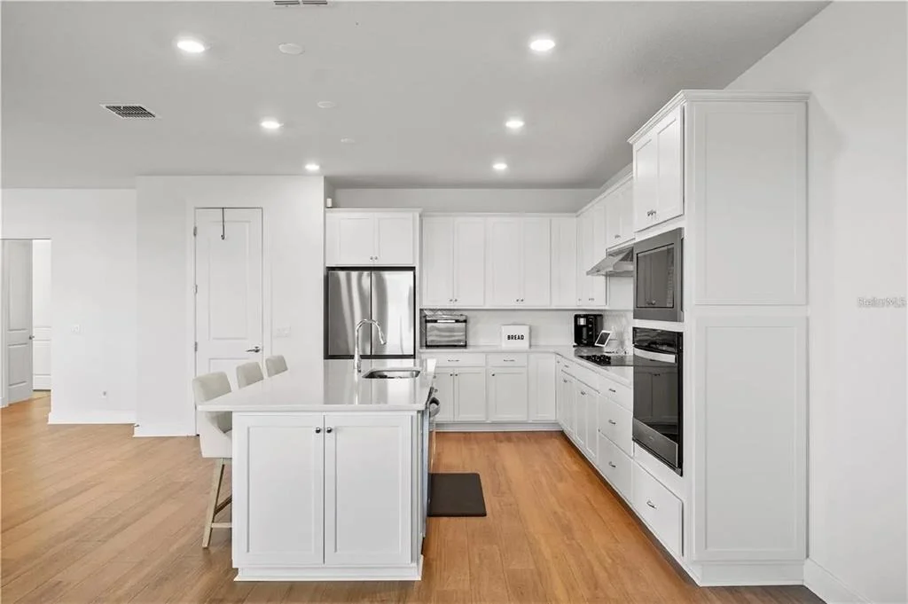 Photo of 6019 FOREST PERCH DRIVE