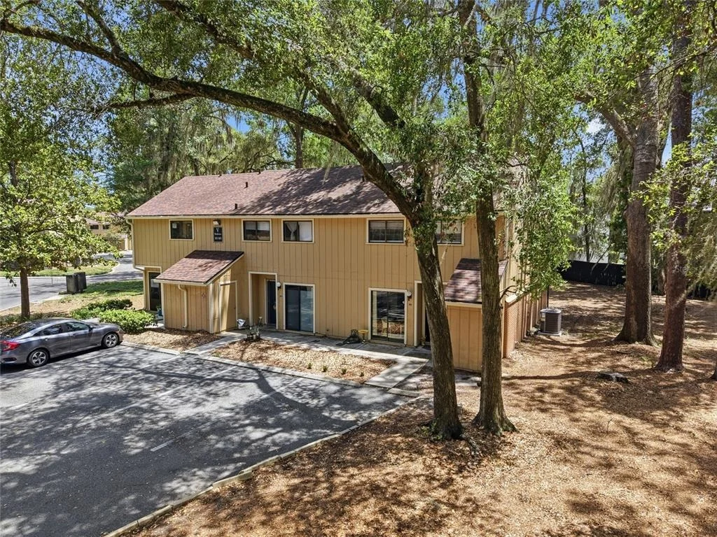Photo of Unit 301 at 507 NW 39TH ROAD