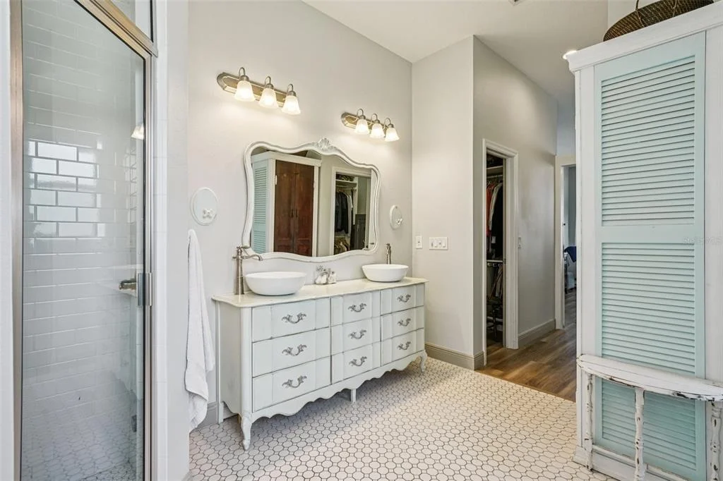 Photo of 11325 HIDDEN VALLEY LANE