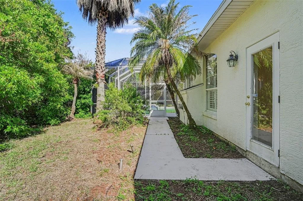 Photo of 8 FOX CLIFF WAY