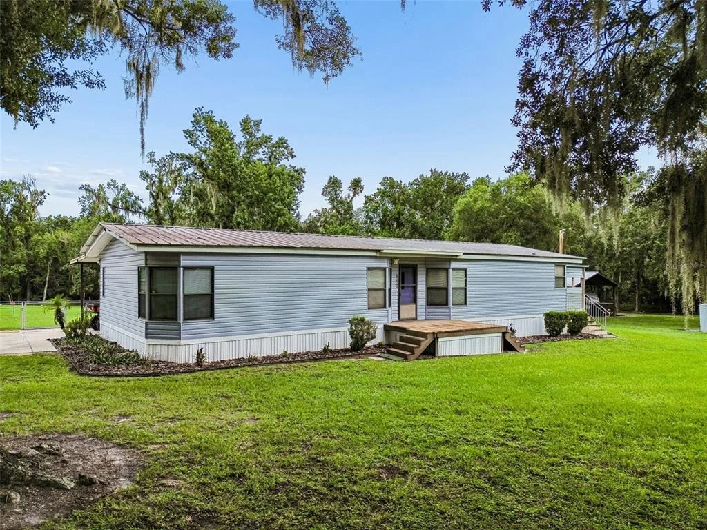 Photo of 6325 OAKVIEW LANE