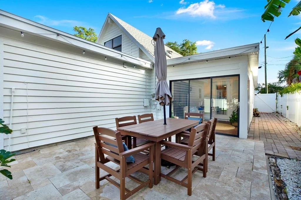 Photo of 7295 HUBERT STREET
